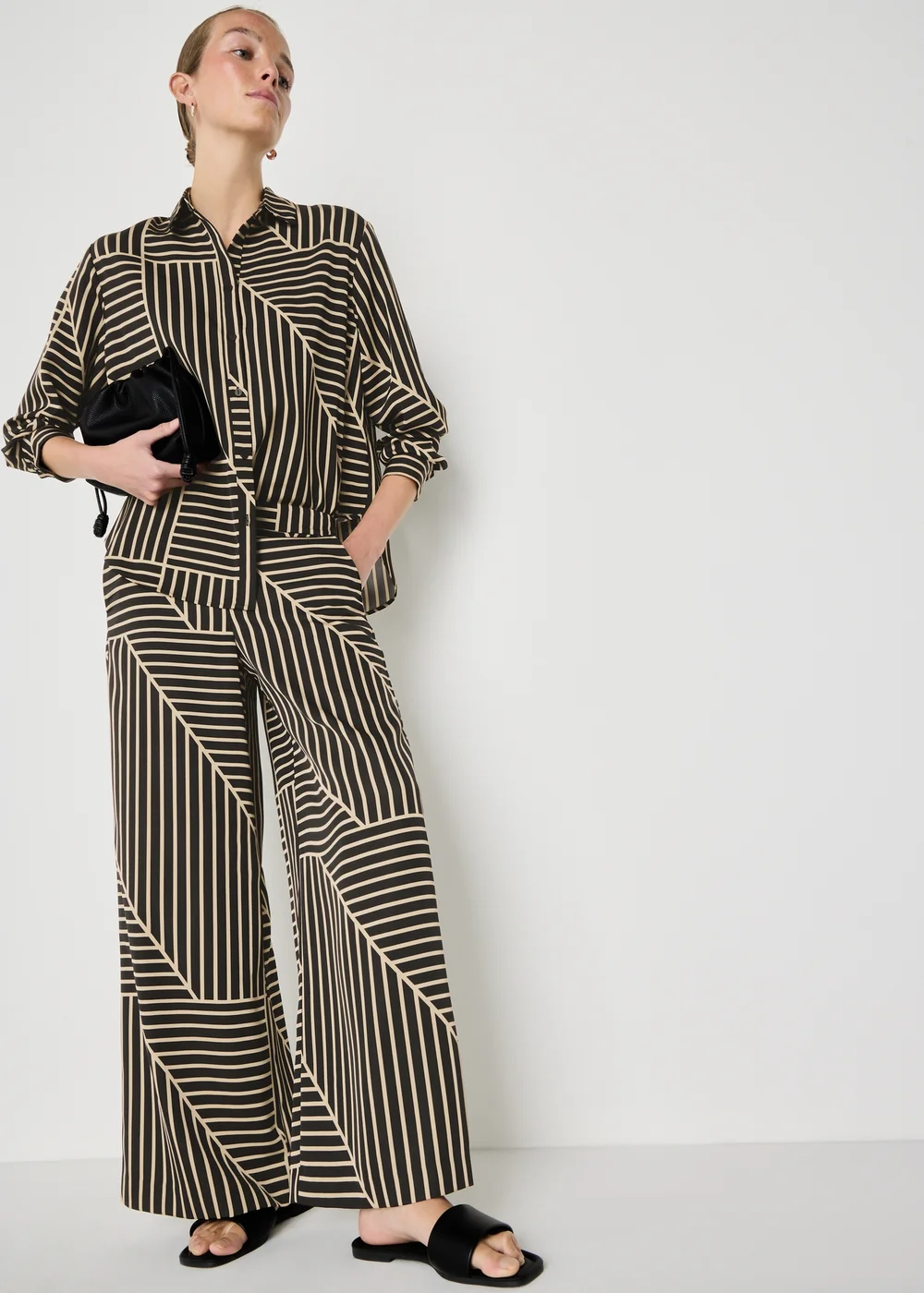 Et Vous Camel Stripe Satin Wide Leg Co Ord Trousers - 22/L29 Image 1