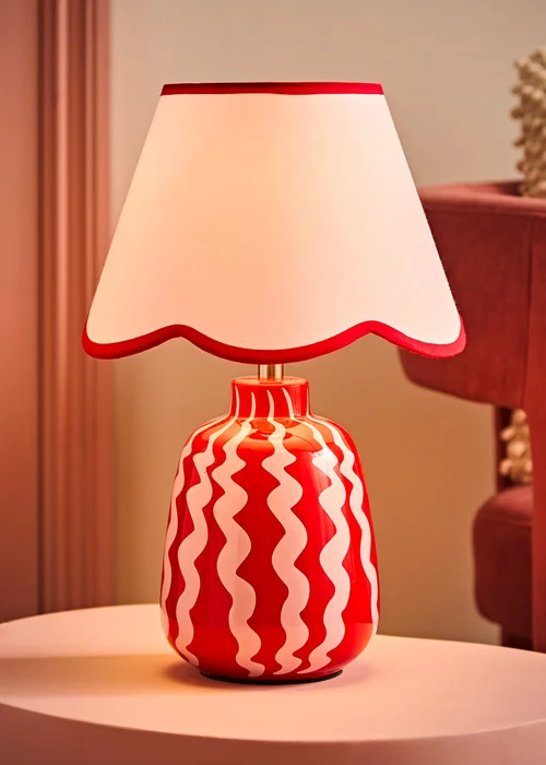 ValueLights Katy Pink & Red Wiggle Stripe Table Lamp with Scallop Shade - One Size Image 2