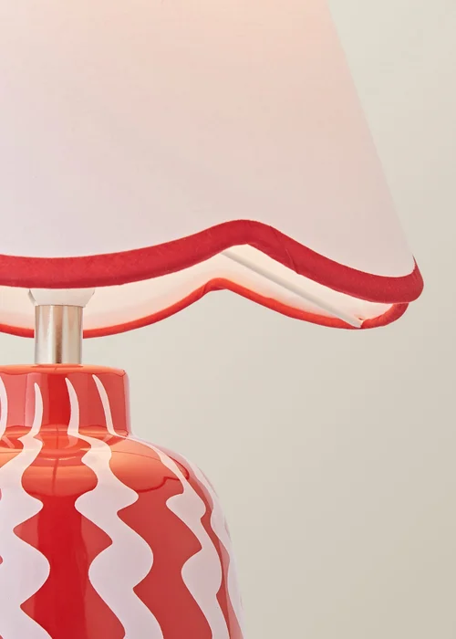 ValueLights Katy Pink & Red Wiggle Stripe Table Lamp with Scallop Shade - One Size Image 4