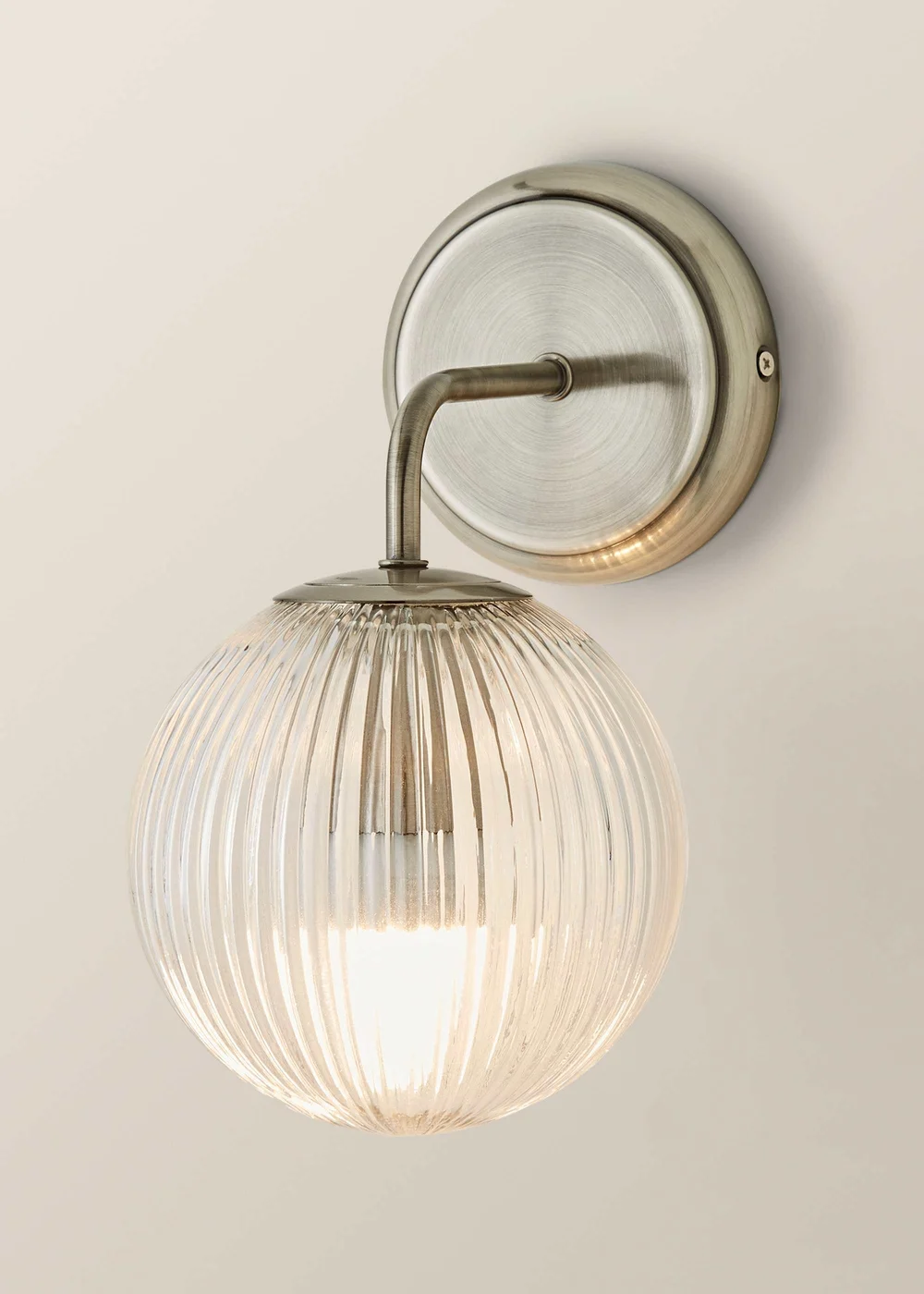 ValueLights Kempton Brushed Chrome Wall Light Ribbed Globe Shade - One Size Image 3