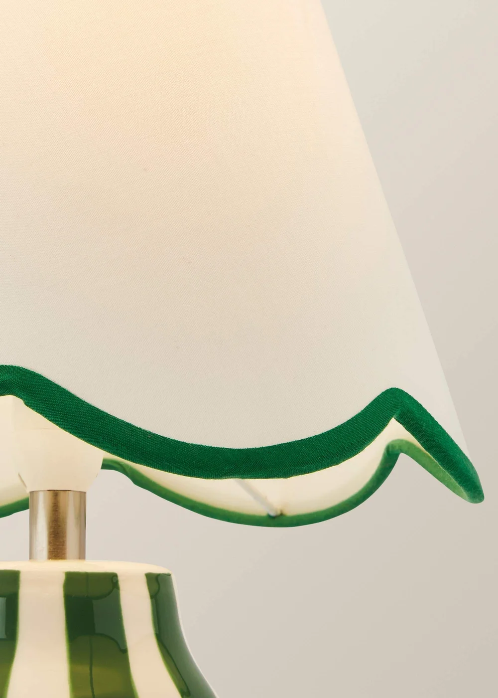 ValueLights Everie Green Stripe Table Lamp with Scallop Shade - One Size Image 4