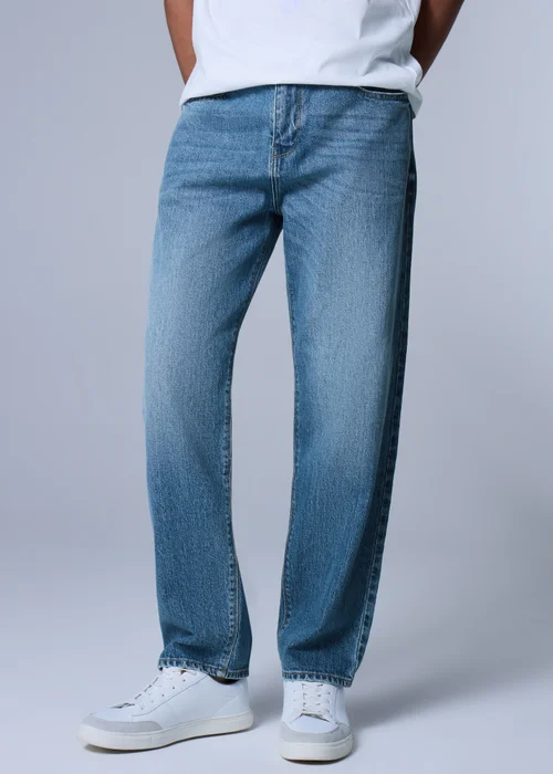 Mid Wash Relaxed Fit Jeans - 34 R Image 3