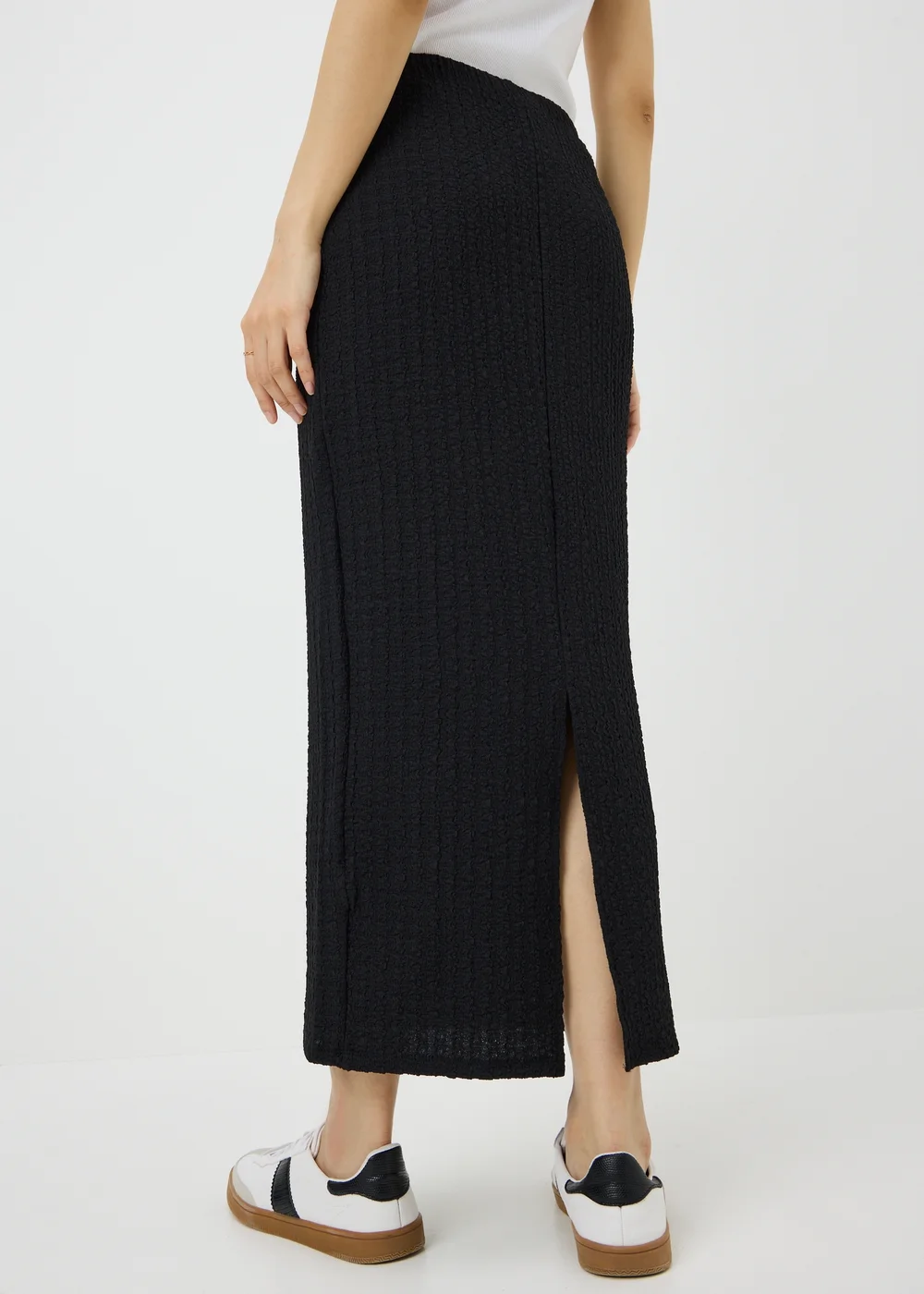 Black Textured Midaxi Skirt - 14 Image 2