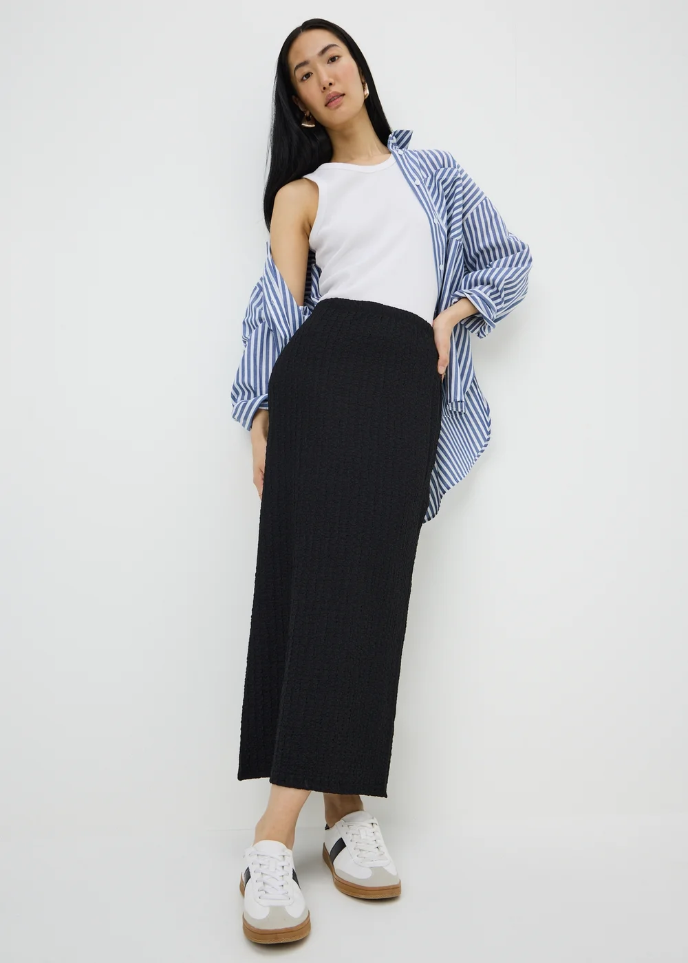 Black Textured Midaxi Skirt - 14 Image 1