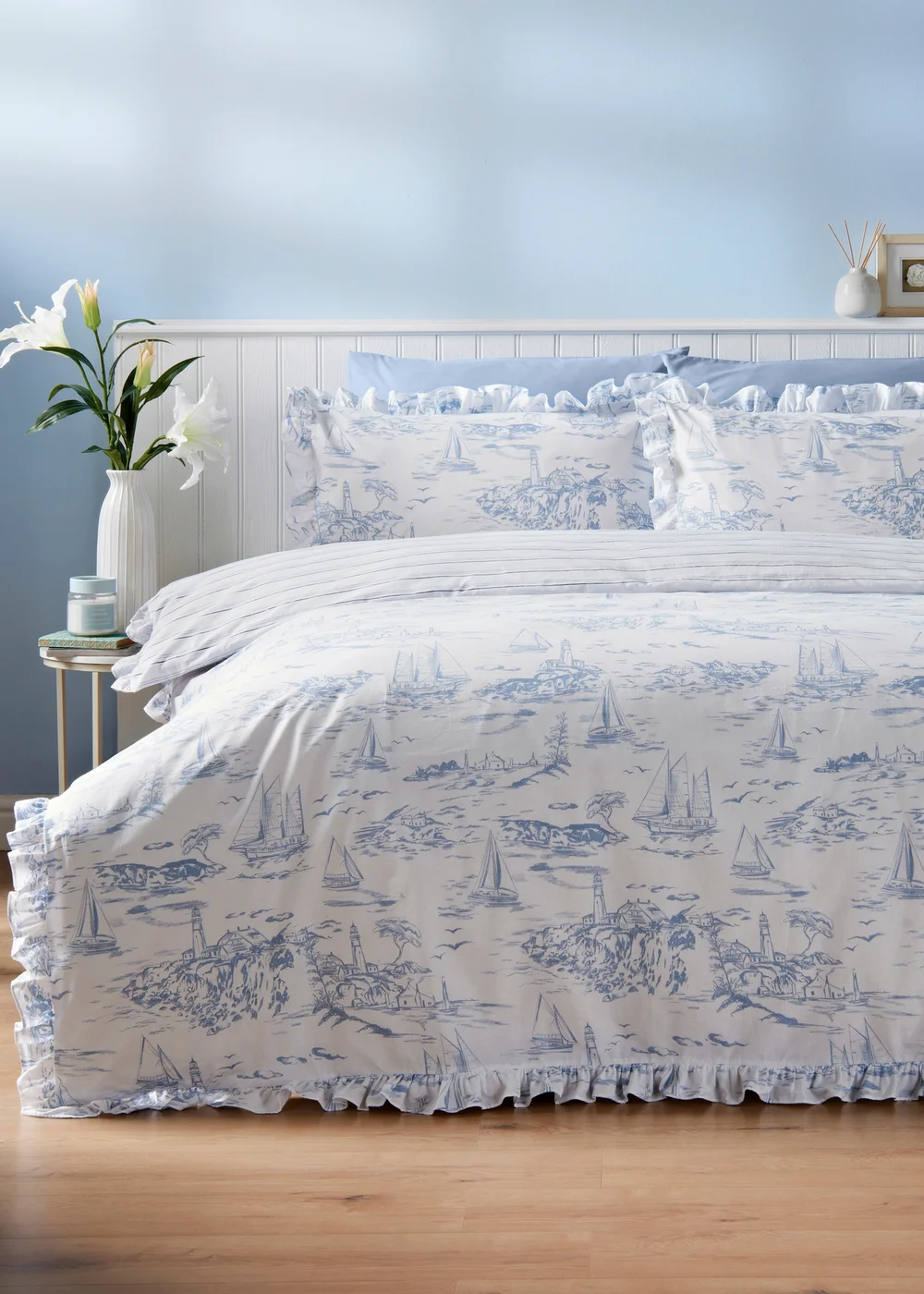 Blue Boat Frill Duvet Set - Double Image 1