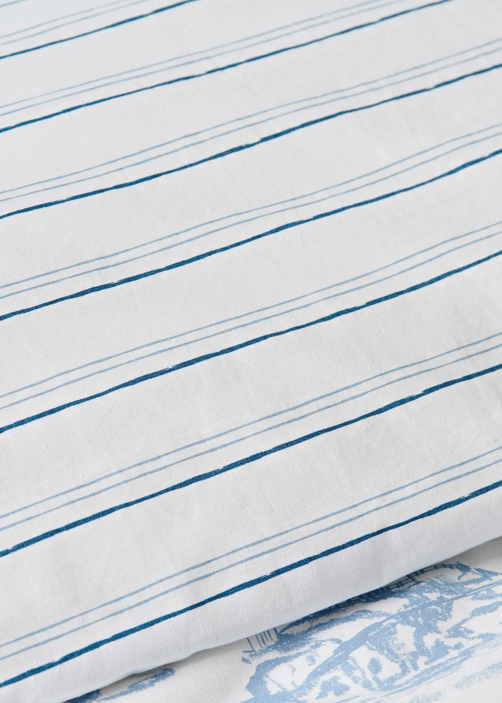 Blue Boat Frill Duvet Set - Double Image 3