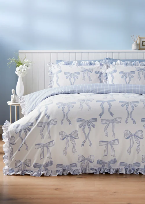 Blue Bow Frill Duvet Set - Super king Image 1