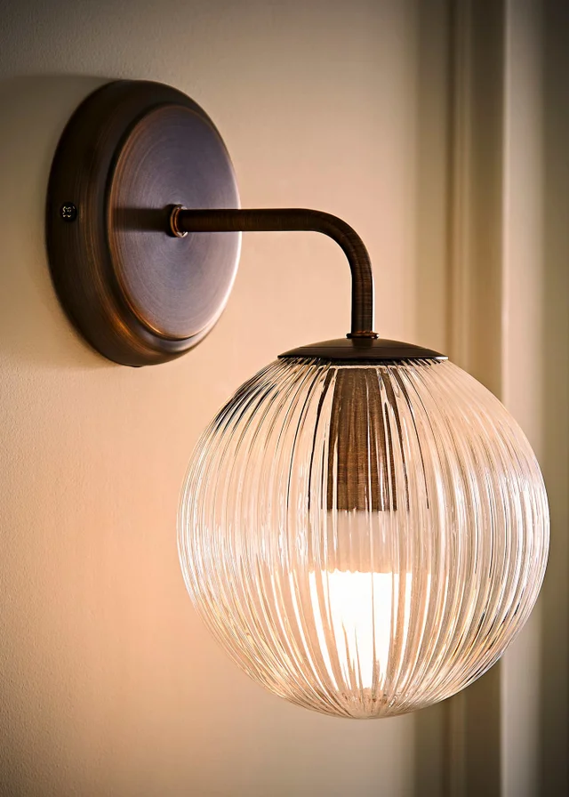 ValueLights Kempton Brushed Brass Wall Light Ribbed Globe Shade