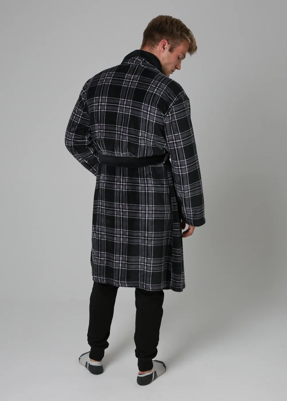 Tokyo Laundry Black Plush Dressing Gown - Medium Image 2
