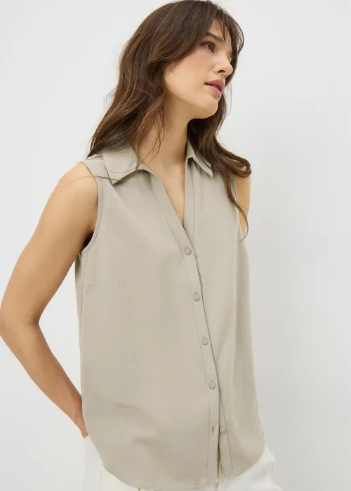 Taupe Sleeveless Clipper Shirt - 26 Image 1