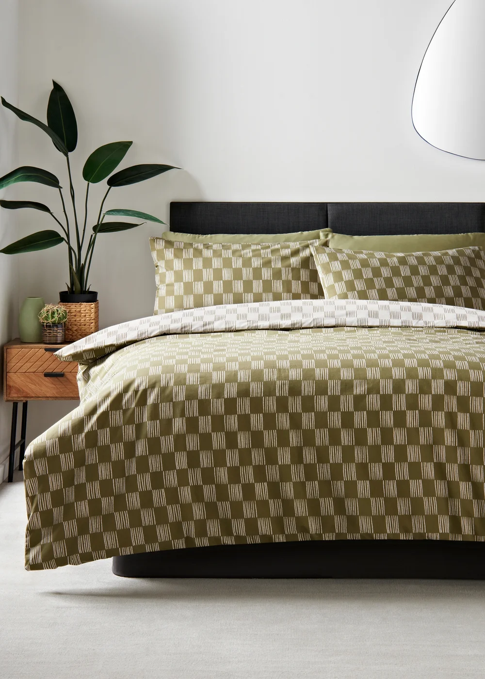 Green Linear Blocks Duvet Set - Single Image 1