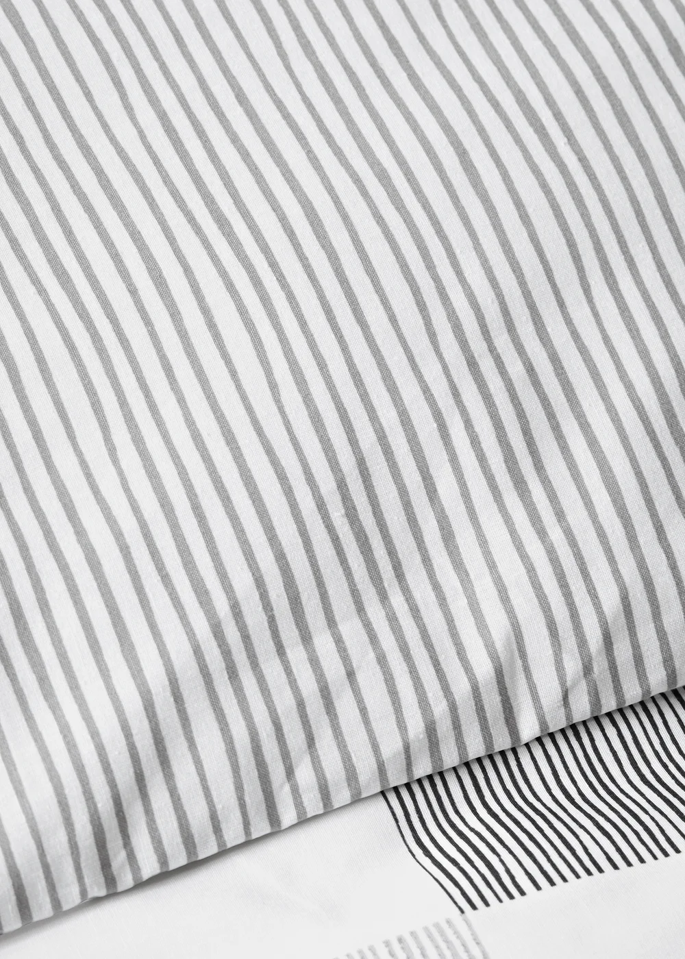 Grey Geometric Linear Duvet Set - Single Image 3