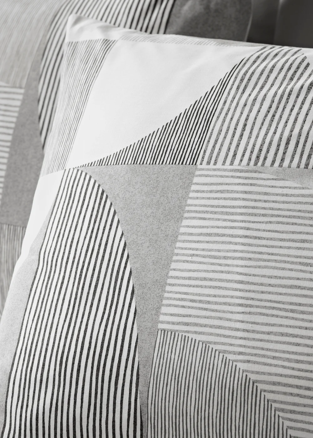 Grey Geometric Linear Duvet Set - Single Image 2