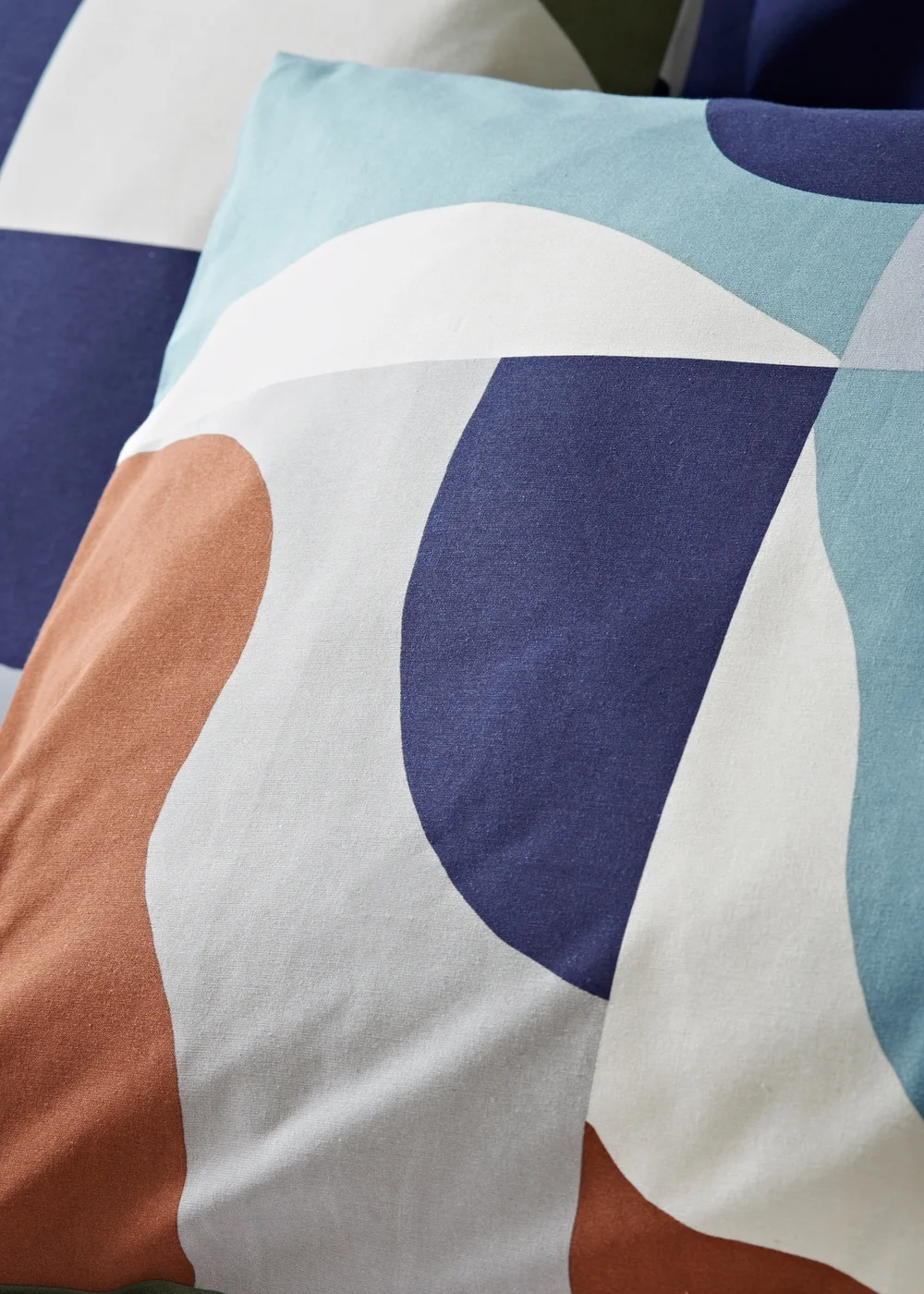 Multicolour Geometric Curves Duvet Set - Single Image 2