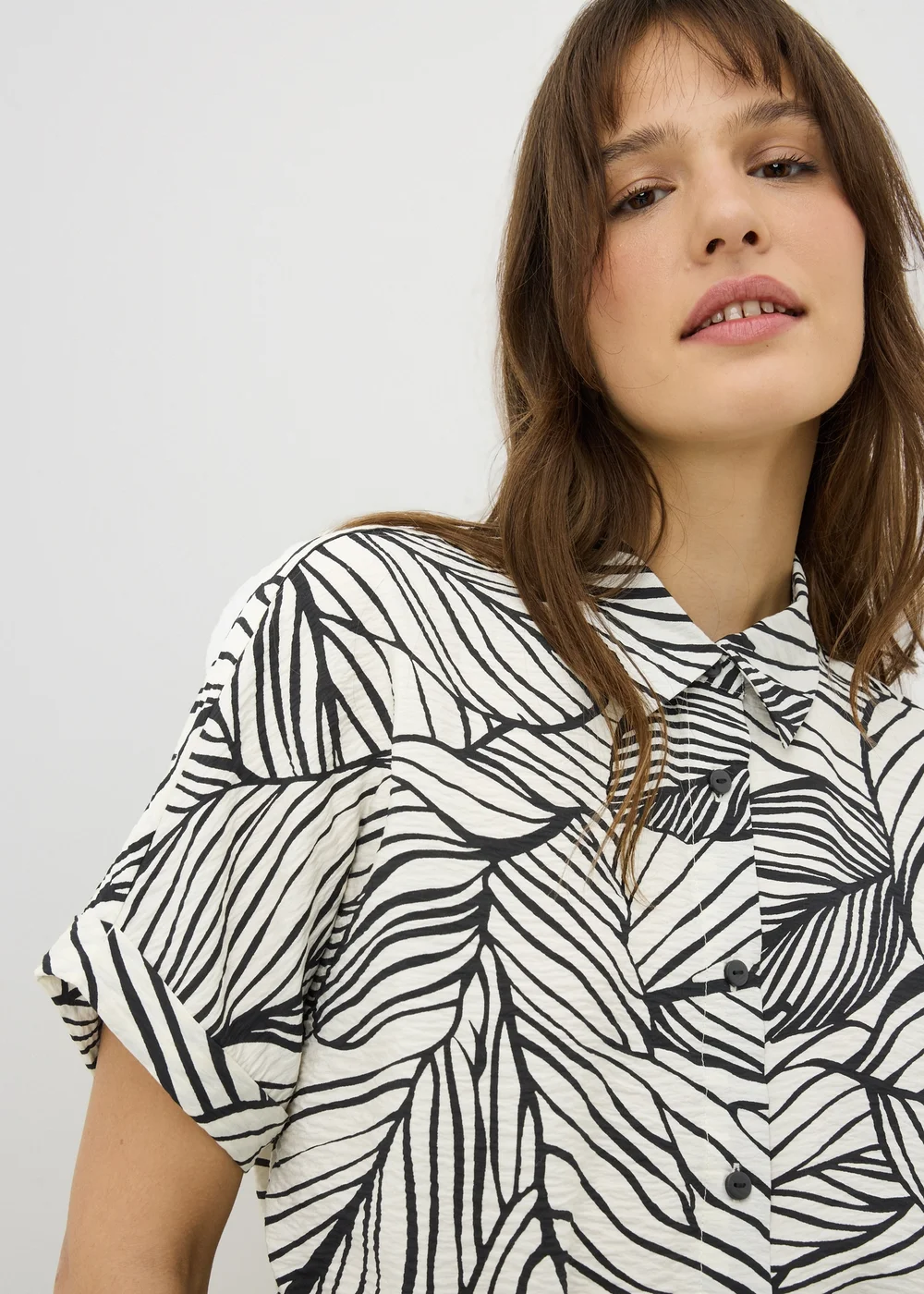 Black Leaf Print Tie Waist Co Ord Shirt - Size 28 Image 2
