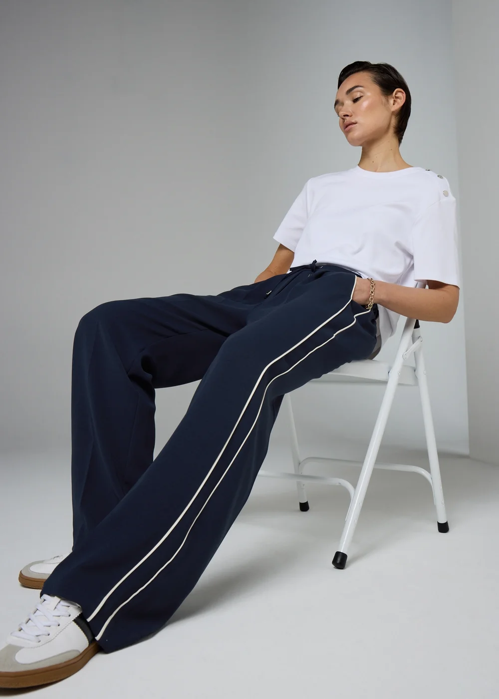 Et Vous Navy Side Stripe Trousers - 18/L31 Image 1