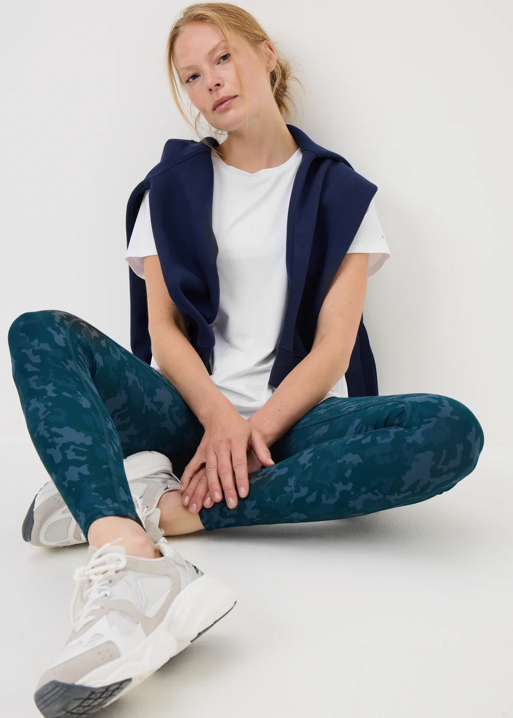 Souluxe White Longline Sports T-Shirt - S Image 1