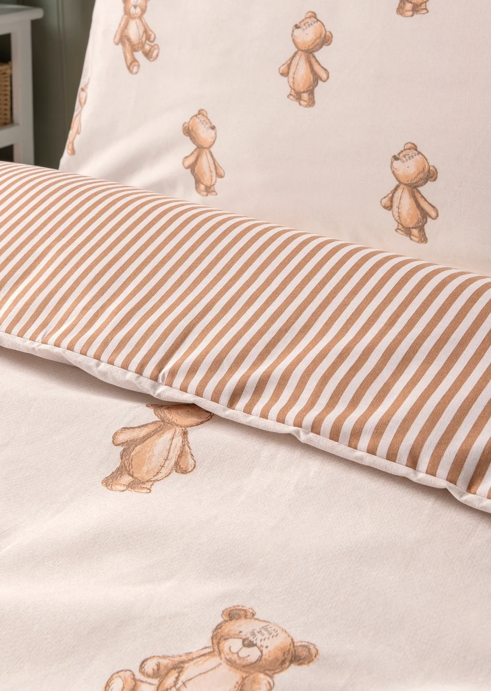 Beige Patch Teddy Bear Duvet Set - Single Image 3
