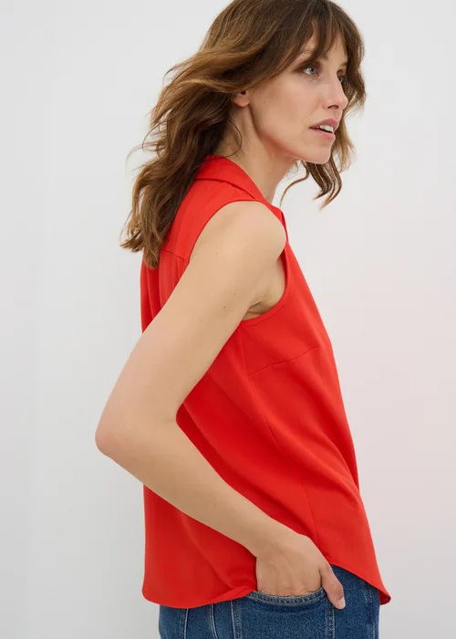 Red Sleeveless Clipper Shirt - 24 Image 1