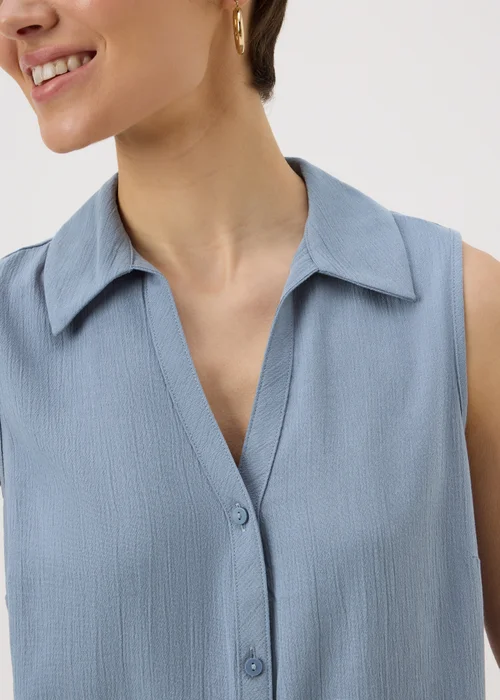 Blue Sleeveless Clipper Shirt - 26 Image 1