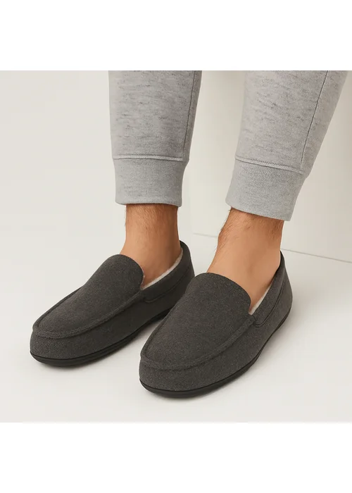 Totes Isotoner Grey Felt Moccasin Slipper With Sherpa Lining - 11-12 Image 2