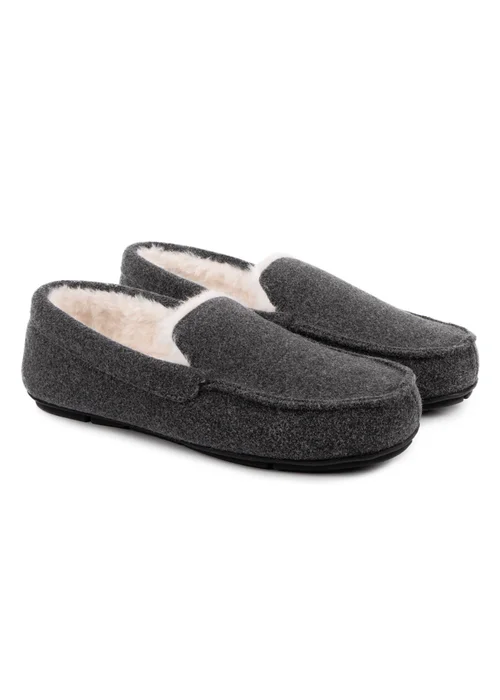Totes Isotoner Grey Felt Moccasin Slipper With Sherpa Lining - 11-12 Image 1