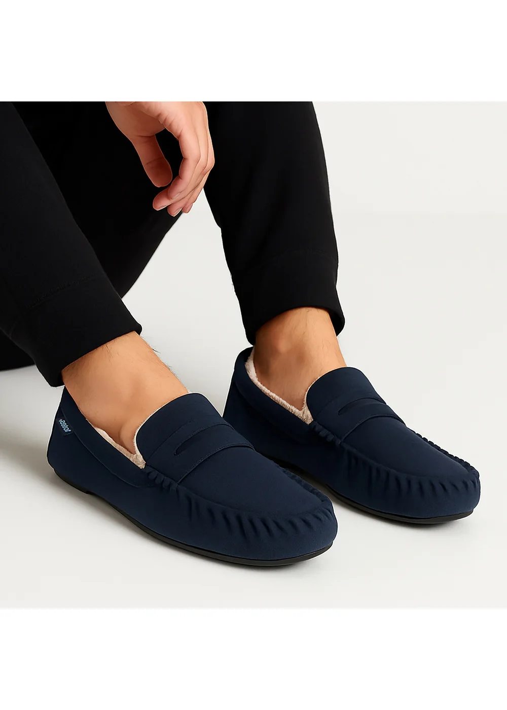 Totes Isotoner Navy Suedette Moccasin Slipper With Faux Fur Lining - 11-12 Image 2