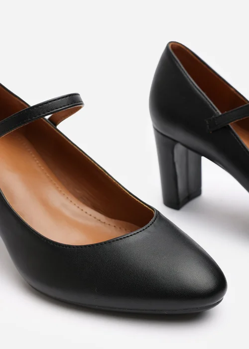 Where's That From Wide Fit Nolan Black PU Block Heel - 5 Image 4