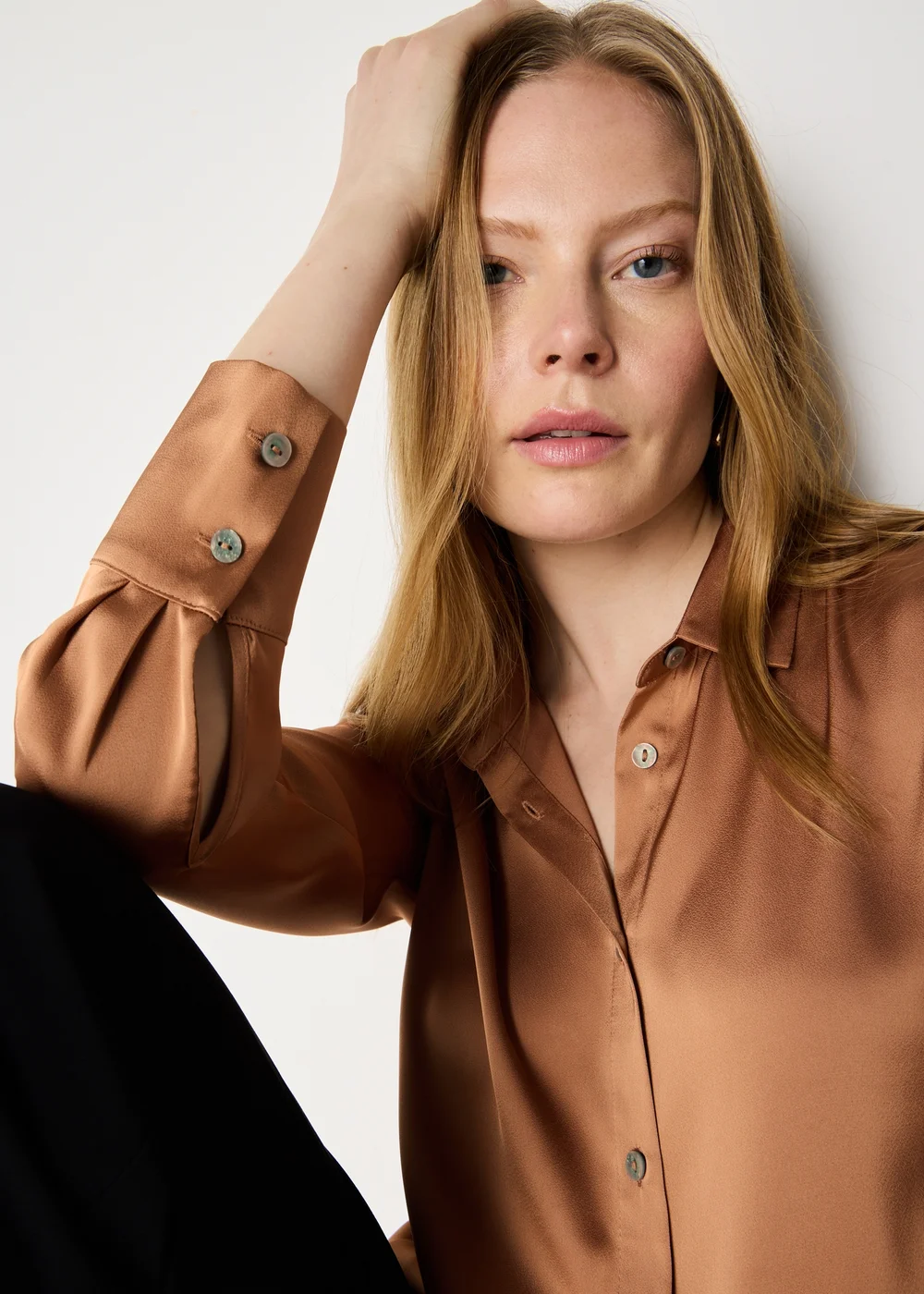 Et Vous Butterscotch Satin Shirt - 8 Image 3