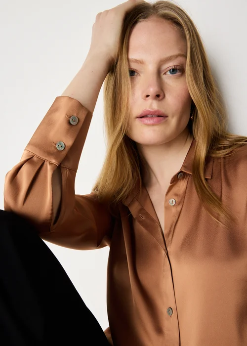 Et Vous Butterscotch Satin Shirt - 8 Image 3