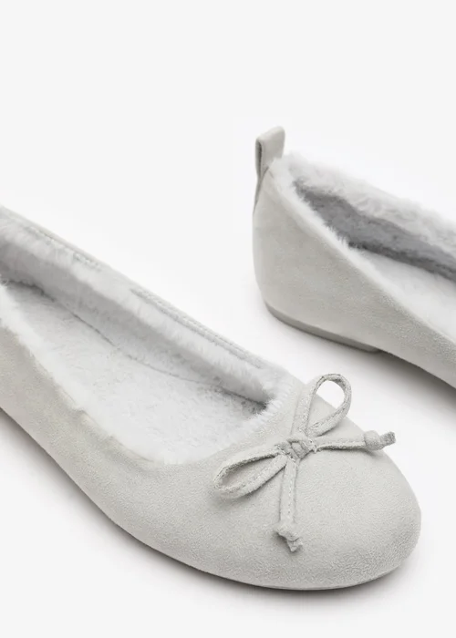Wheres That From Cassia Grey Faux Suede Faux Fur Fluffy Slippers - Size 7 Image 5