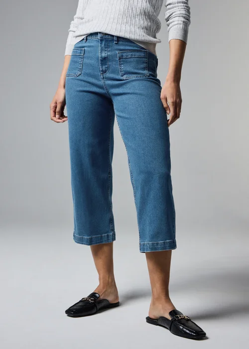 Mid Wash Pocket Front Wide Leg Cropped Jeans - Size 8 Image 3