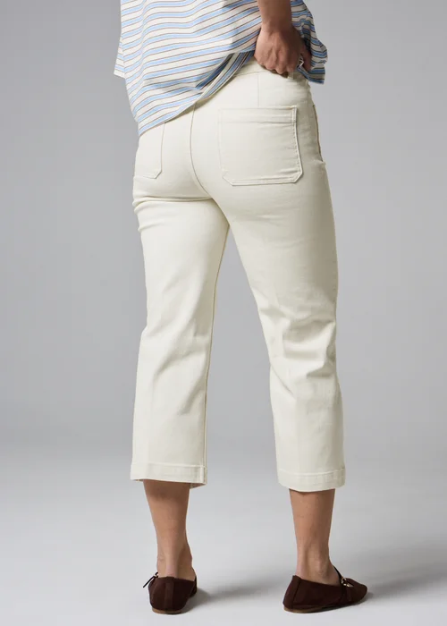 Mid Wash Mid Rise Pocket Front Wide Leg Cropped Jeans - 8 Image 3
