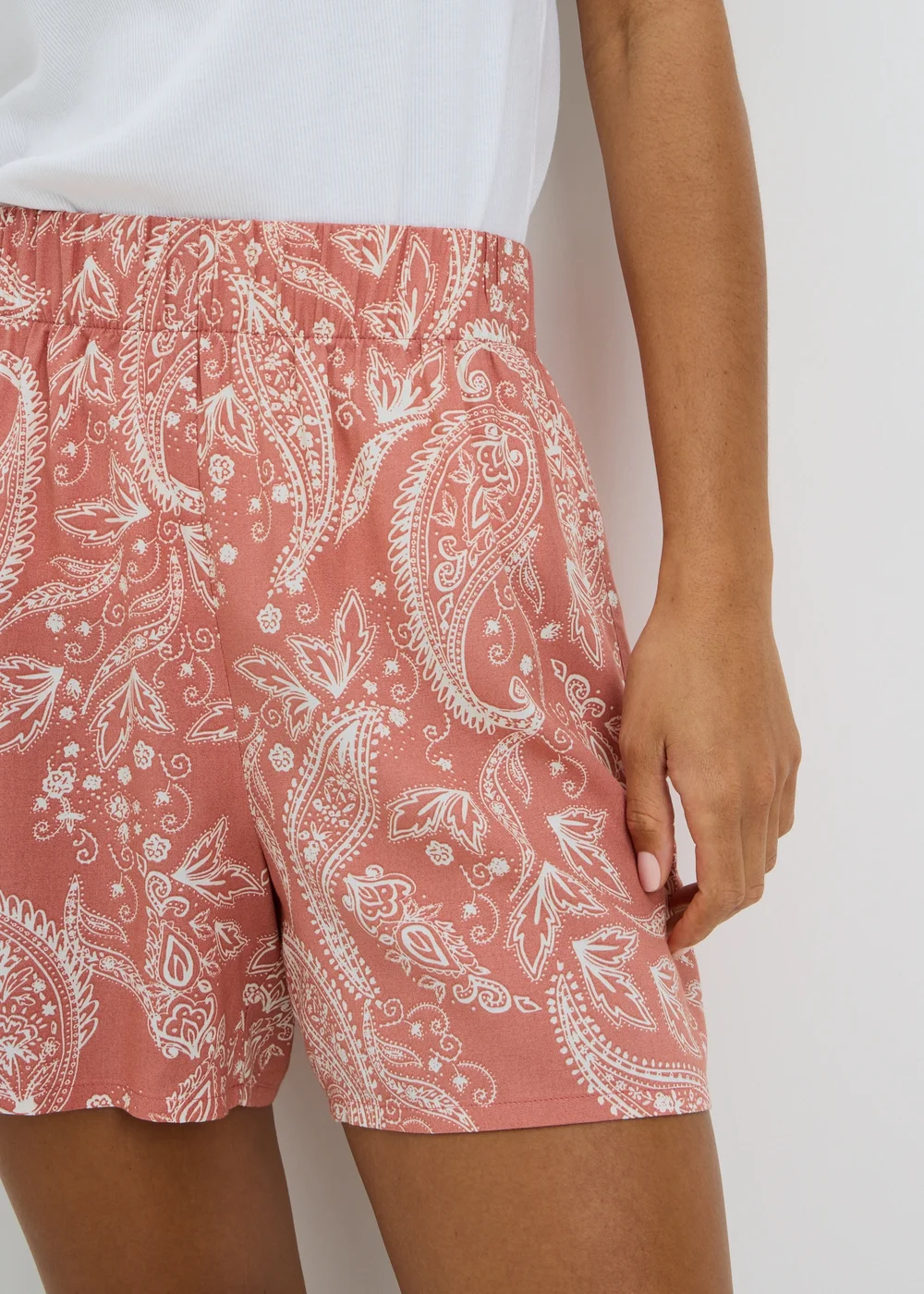 Pink Paisley Shorts - 8 Image 1