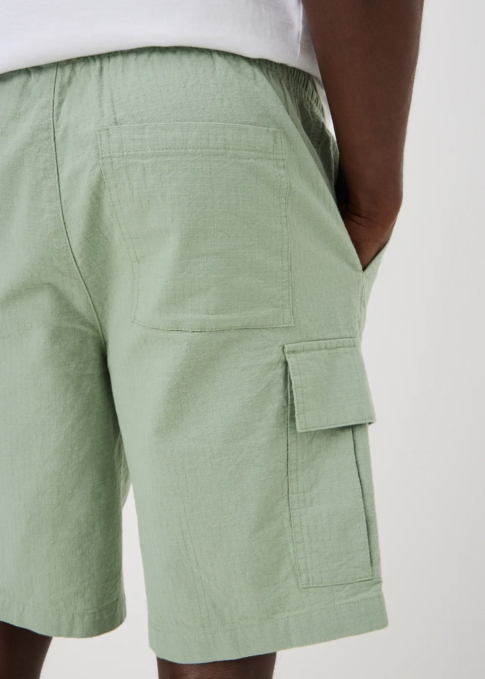 Green Linen Blend Cargo Shorts - S Image 3