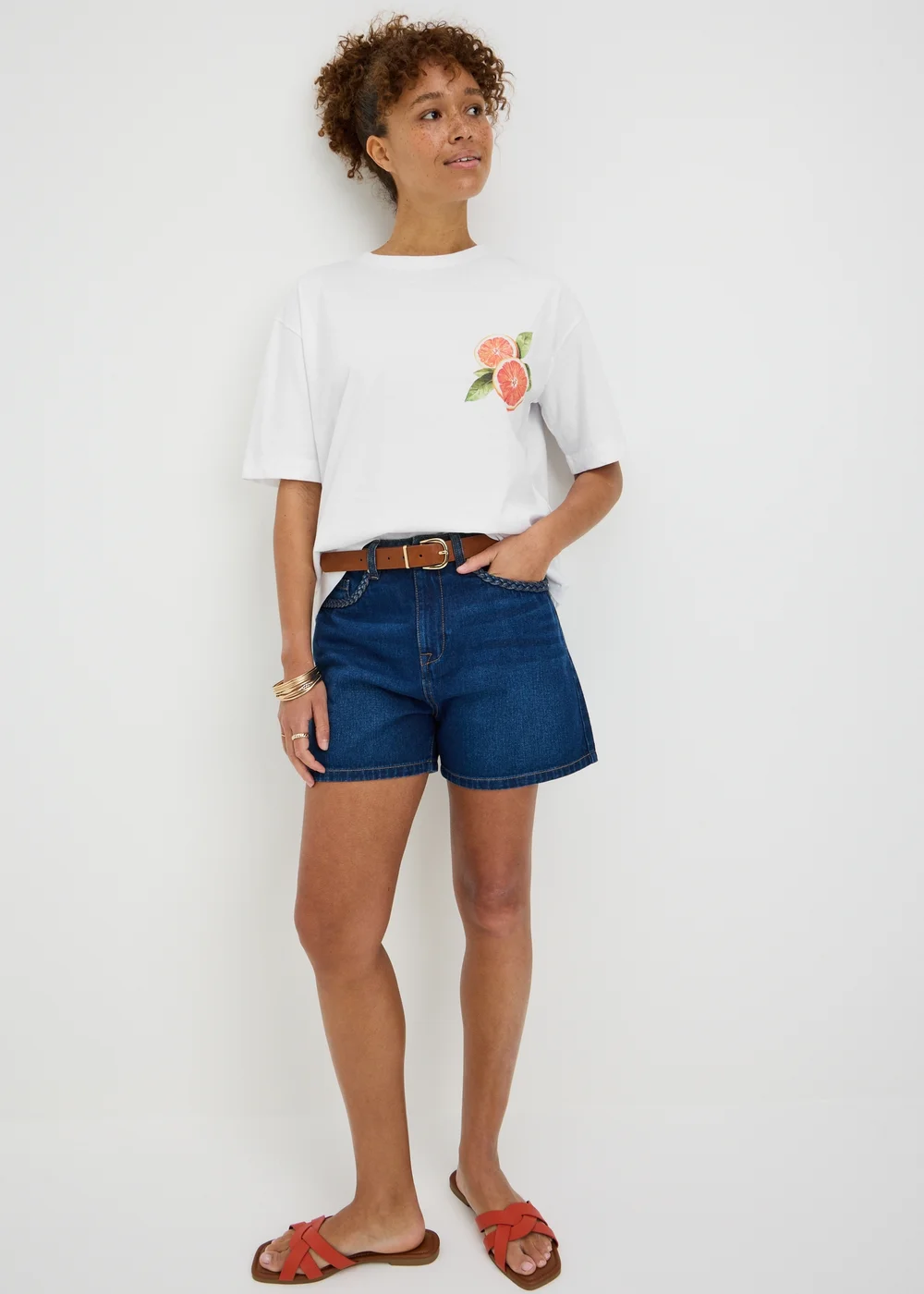 White Capri Back Graphic T-Shirt - S Image 1