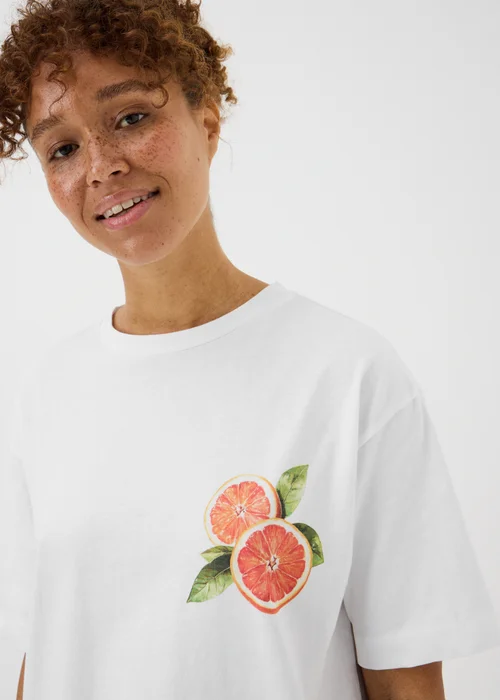 White Capri Back Graphic T-Shirt - S Image 3