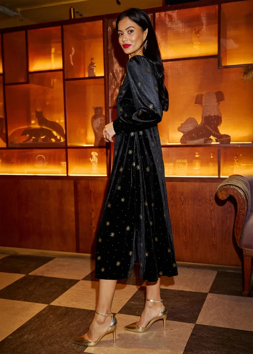 Yumi Black Velvet Midi Dress With Starburst Foil Print - 10 Image 4