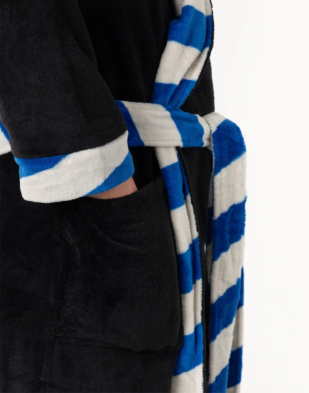 Vanilla Underground Harry Potter Ravenclaw Adults Black Hooded Bathrobe - Medium Image 4