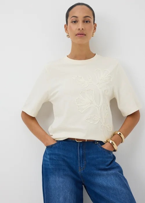 White Cornelli Flower Embellished T-Shirt - 8 Image 1