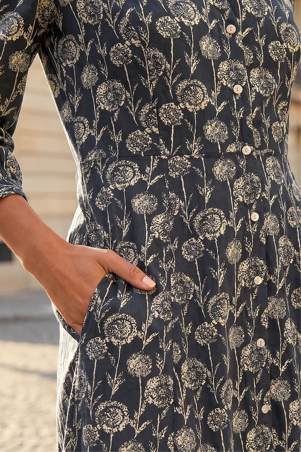 Roman Black Printed V-Neck Midi Dress - 20 Image 4