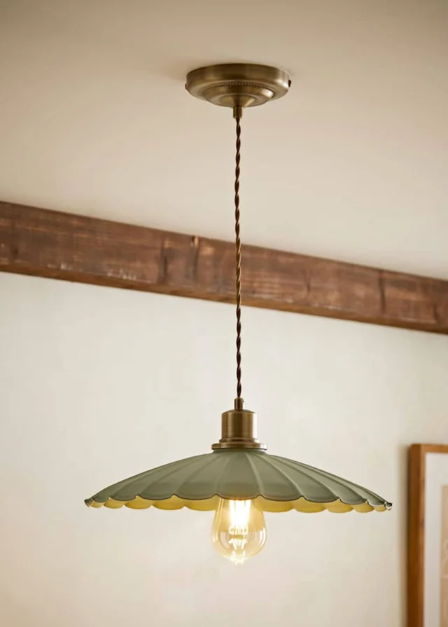 ValueLights Adjustable Ceiling Light Fitting with Green Scallop Shade