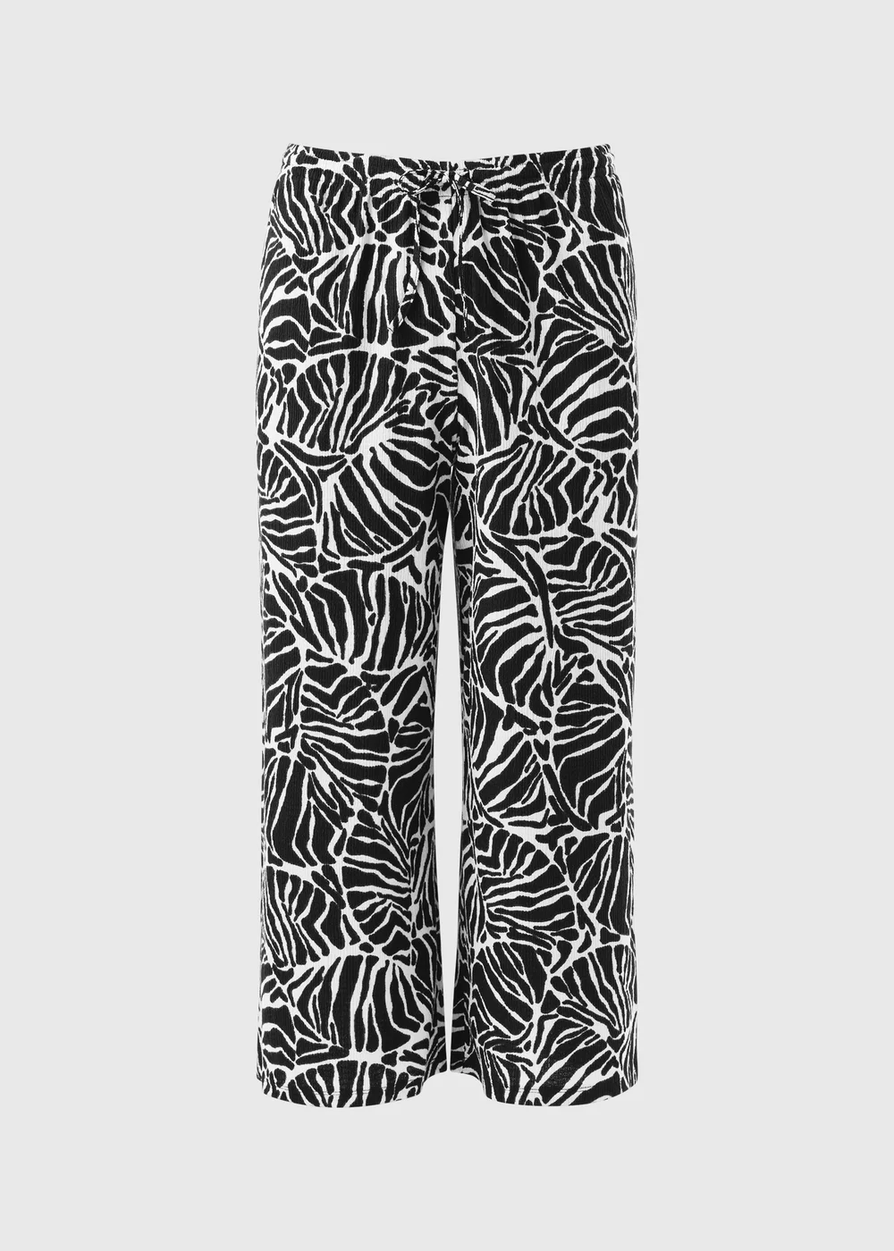Black Leaf Textured Cropped Co Ord Trousers - 20 Image 4