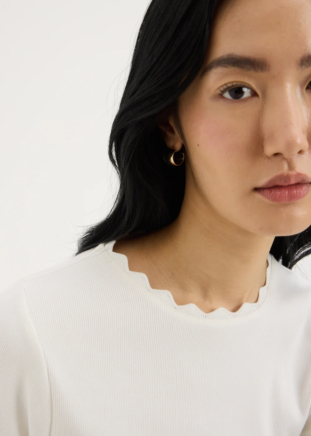 Cream Neck Trim Fitted T-Shirt - 16 Image 2