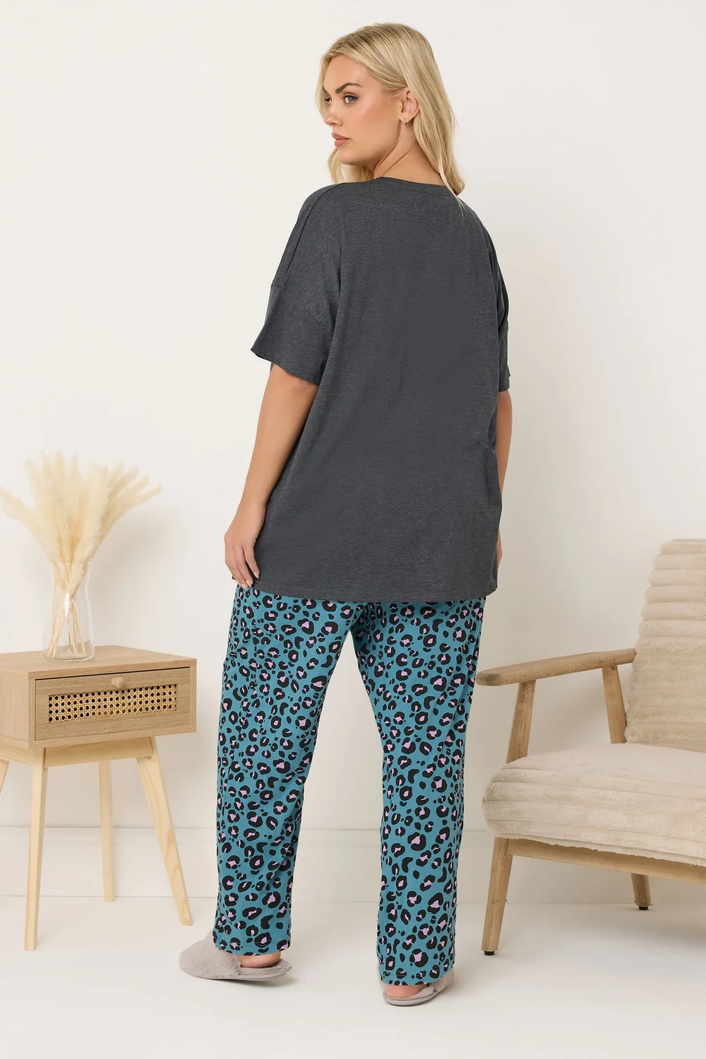 Yours Curve Charcoal Grey 'Wild And Free' Leopard Wide Leg Pyjama Set - 14-16 Image 3