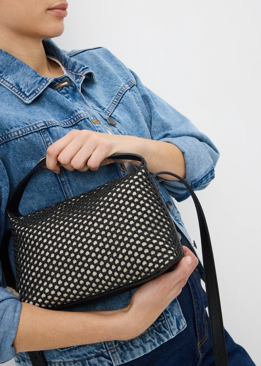 Black Straw Camera Bag - One Size Image 2