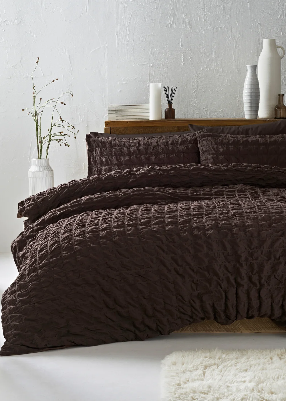 Chocolate Brown Check Seersucker Duvet Set - Double Image 1
