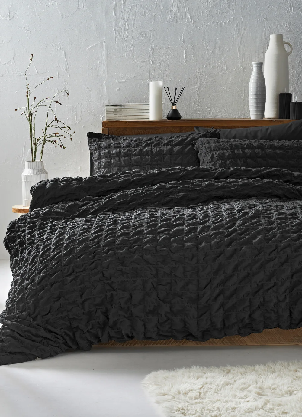 Black Check Seersucker Duvet Set - Double Image 1