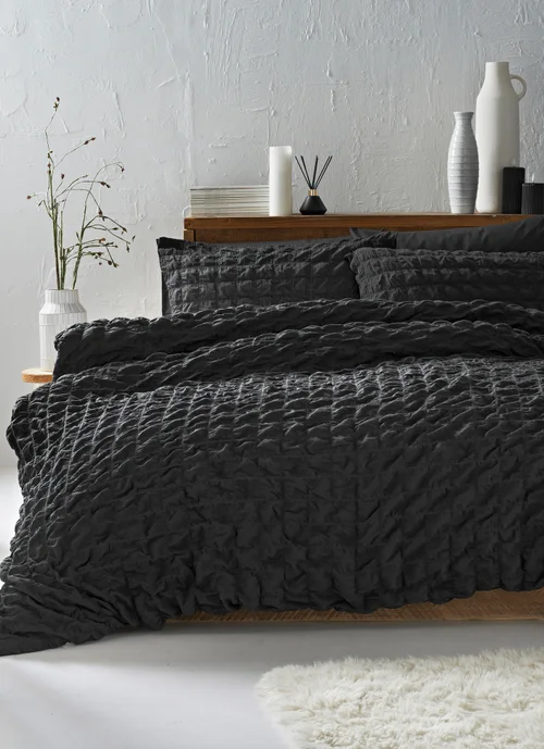 Black Check Seersucker Duvet Set - Double Image 1