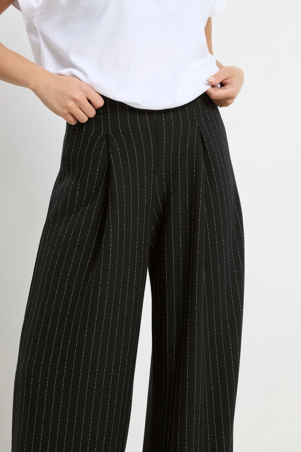 PixieGirl Petite Black Pinstripe Palazzo Wide Leg Trousers - Size 18 Image 4